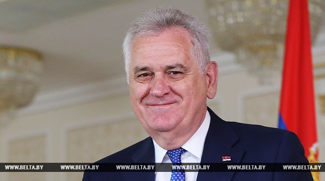 Лукашэнка ўзнагародзіў прэзідэнта Сербіі ордэнам Дружбы народаў