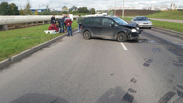 Кіроўца “Фольксвагена” памёр падчас руху ад сардэчнага прыступу