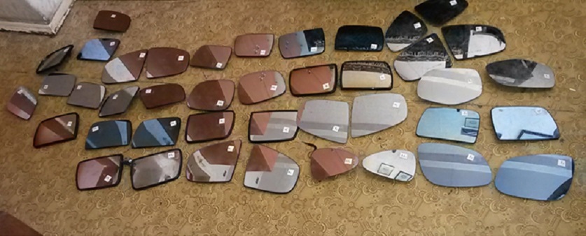 У Мінску група падлеткаў займалася крадзяжамі люстэркаў з дарагіх аўтамабіляў