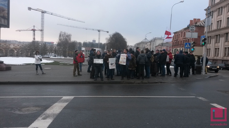 Каля Вярхоўнага суда ў Мінску прайшла акцыя пратэсту (фота, відэа)