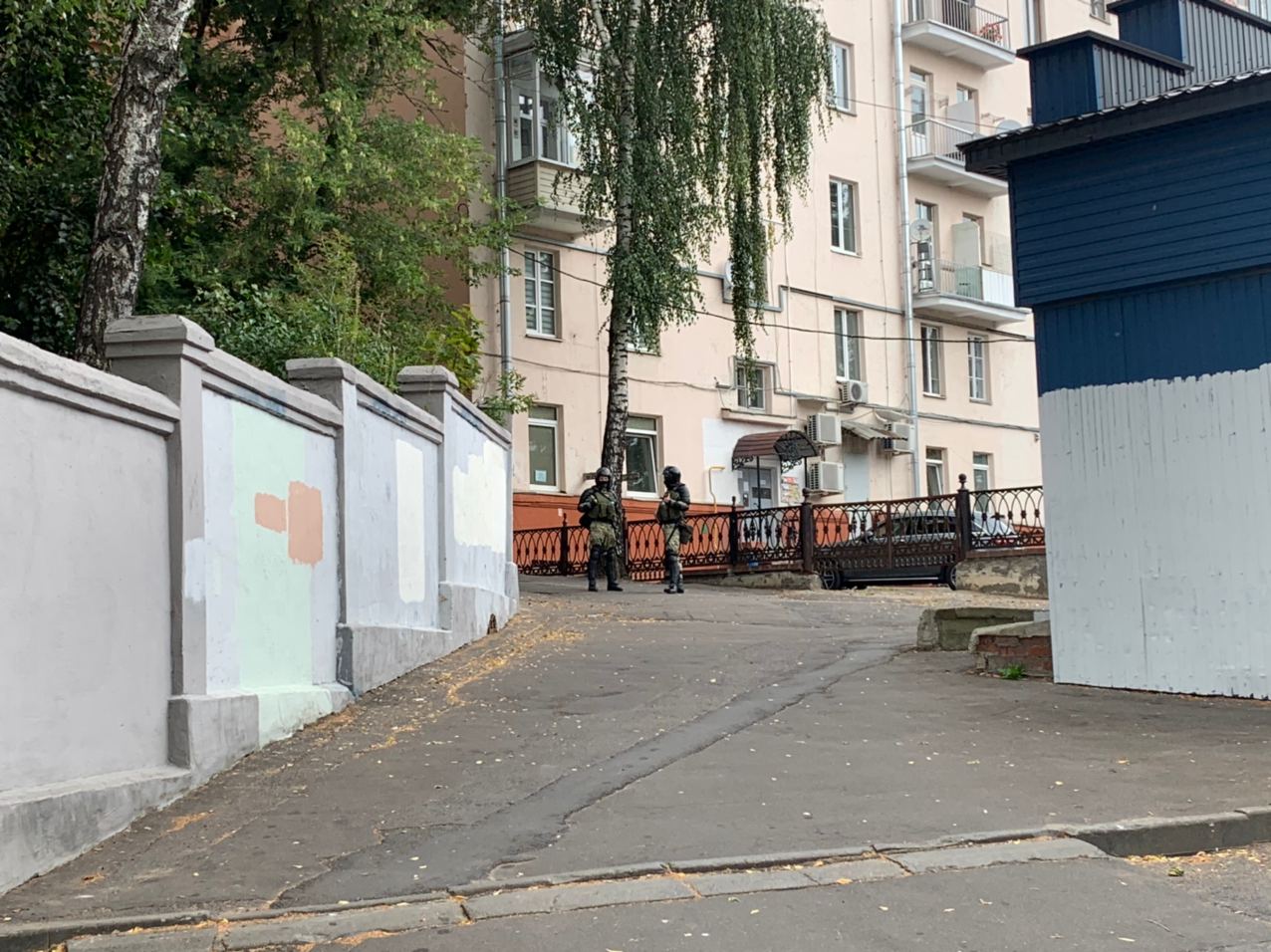 На минских улицах — снова спецтехника и силовики со щитами