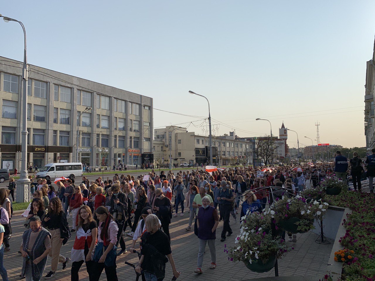 МВД: на акциях в поддержку мира было 50 тысяч человек, на женских маршах — 1700