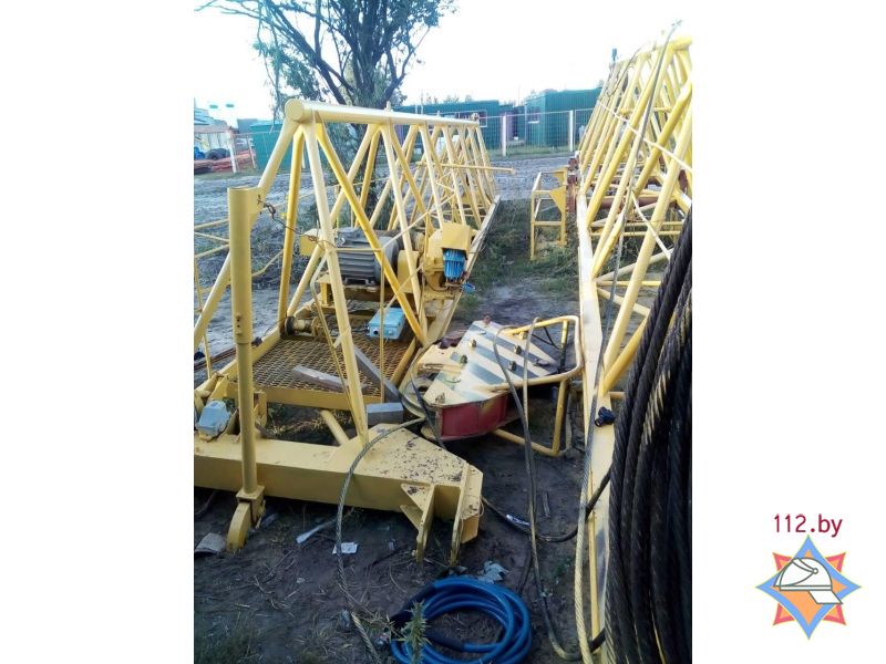 З’явіліся здымкі з Пінска, дзе на школьніка ўпала крукавая падвеска крана