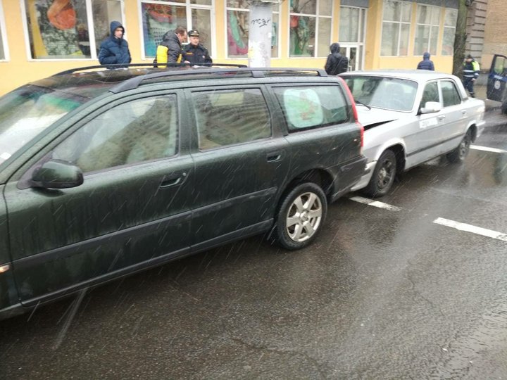У Мінску ў кіроўцы машыны меддапамогі падчас руху здарыўся інсульт