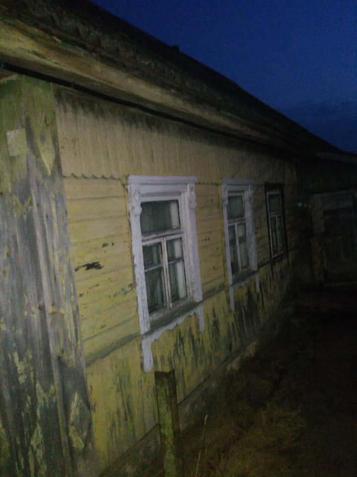“Яна бачыла, што бярэ”: пасля дзетдома дзяржава пасяліла сірату ў развалюху