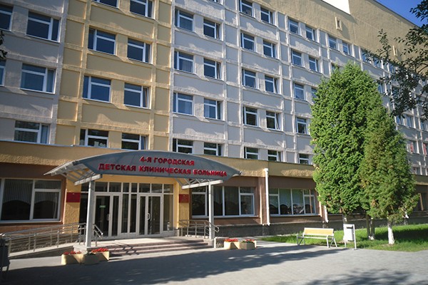 У Мінску выратавалі паўтарагадовае дзіця, якое ўкусіла змяя