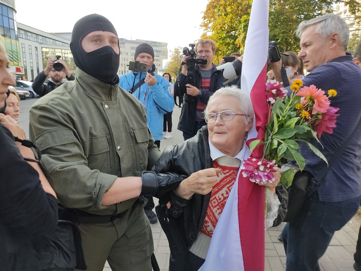 Система треснет, но белорусам пора проснуться. Как снова стать смелыми?