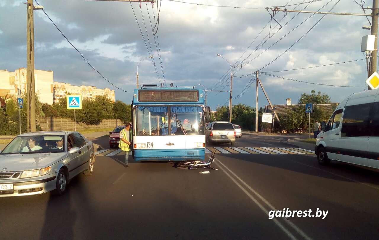 У Брэсце 12-гадовая раварыстка трапіла пад тралейбус