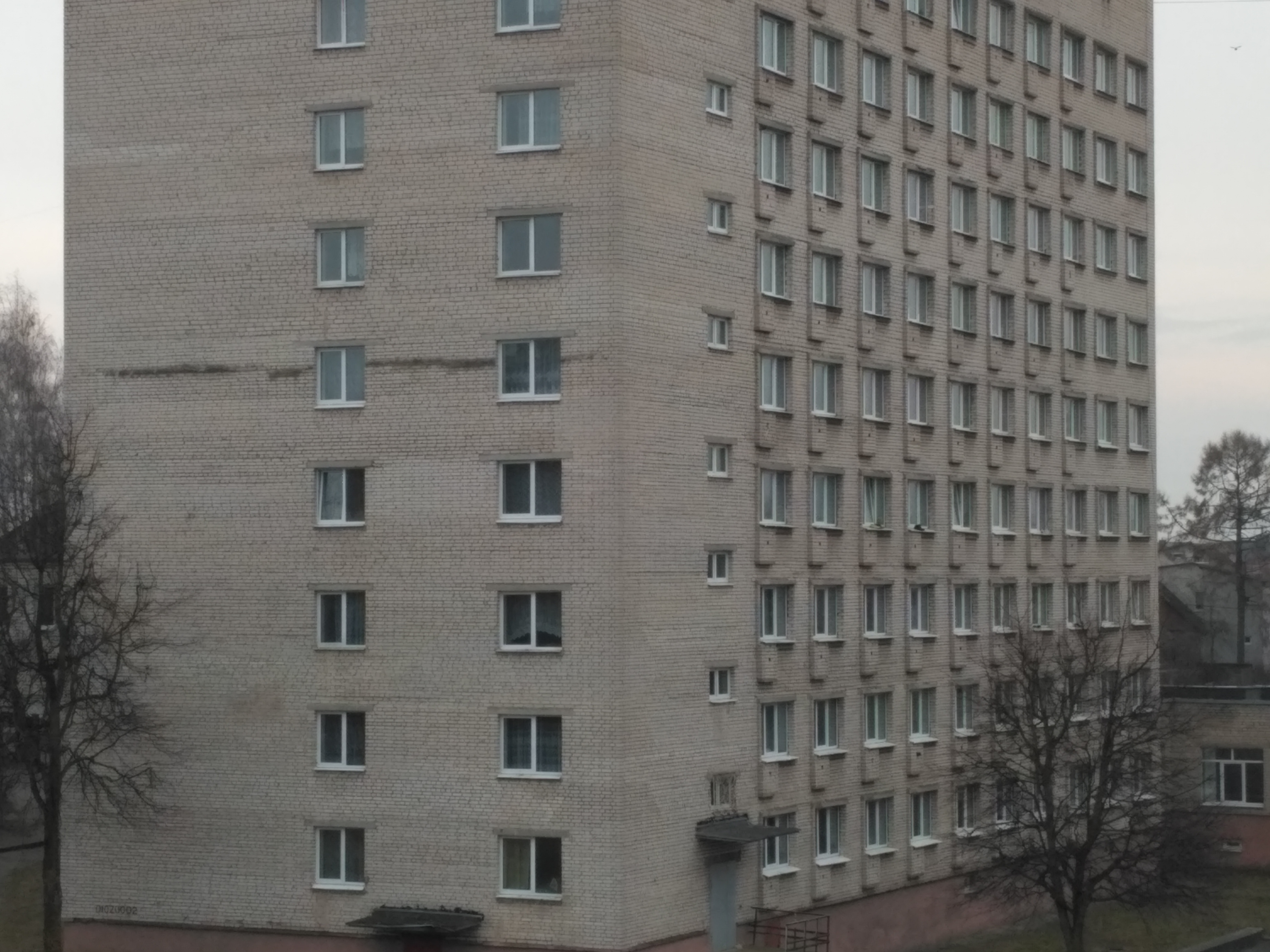 "Кажуць, скокнула з акна": у Гродне загінула 16-гадовая студэнтка каледжа