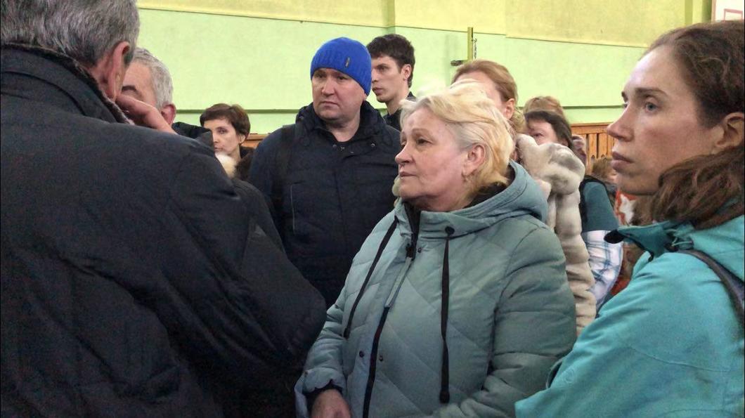 "Говорил с ними по телефону до последнего". Кемерово. Первый день после трагедии