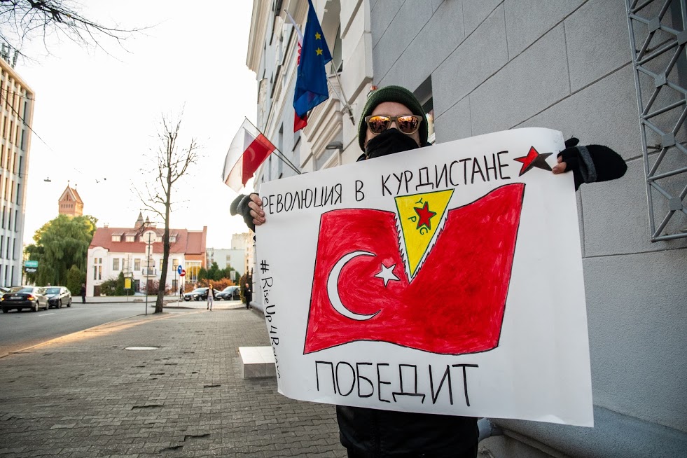 Анархісты правялі ў Мінску каля пасольства Турцыі акцыю ў падтрымку курдаў
