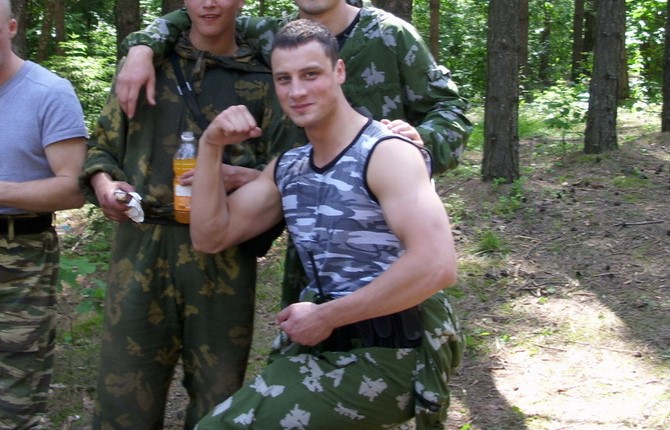 Бывший боец ОМОНа: нужно сложить оружие. Вас будут принимать как героев