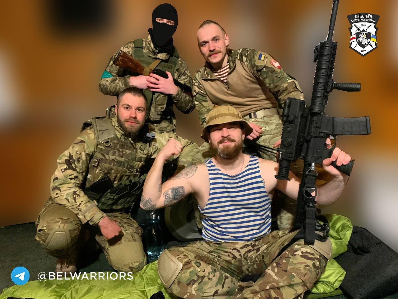 “Вазіць тушонку ці ежу — не задача Офіса”: Вячорка пра дапамогу добраахвотнікам