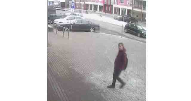 У Мінску шукаюць хлопца, які распранаўся перад дзяўчатамі (фота, відэа)