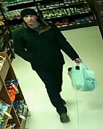 Мужчына забраў у касіра мінскай крамы каля 60 рублёў (фота, відэа)