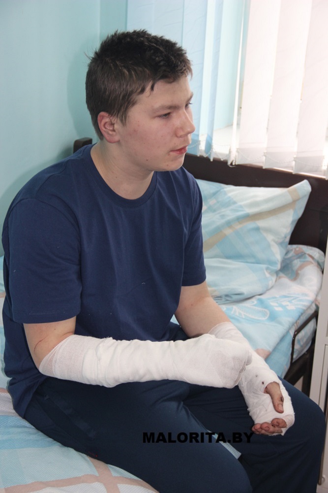 У Маларыцкім раёне школьнік выратаваў на пажары сваіх маленькіх сясцёр