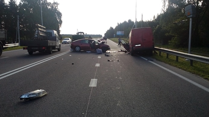 У страшнай аварыі пад Маладзечнам загінулі два чалавекі