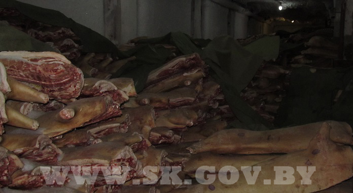 Група чыноўнікаў трапіла пад следства за продаж сапсаванага мяса (фота)