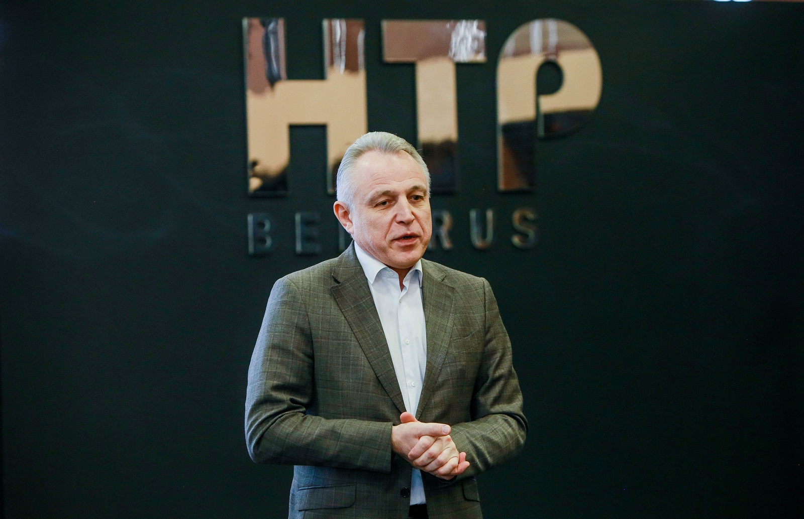 Новые профессии и конкуренция с роботами: в ПВТ обсудили будущее рынка труда