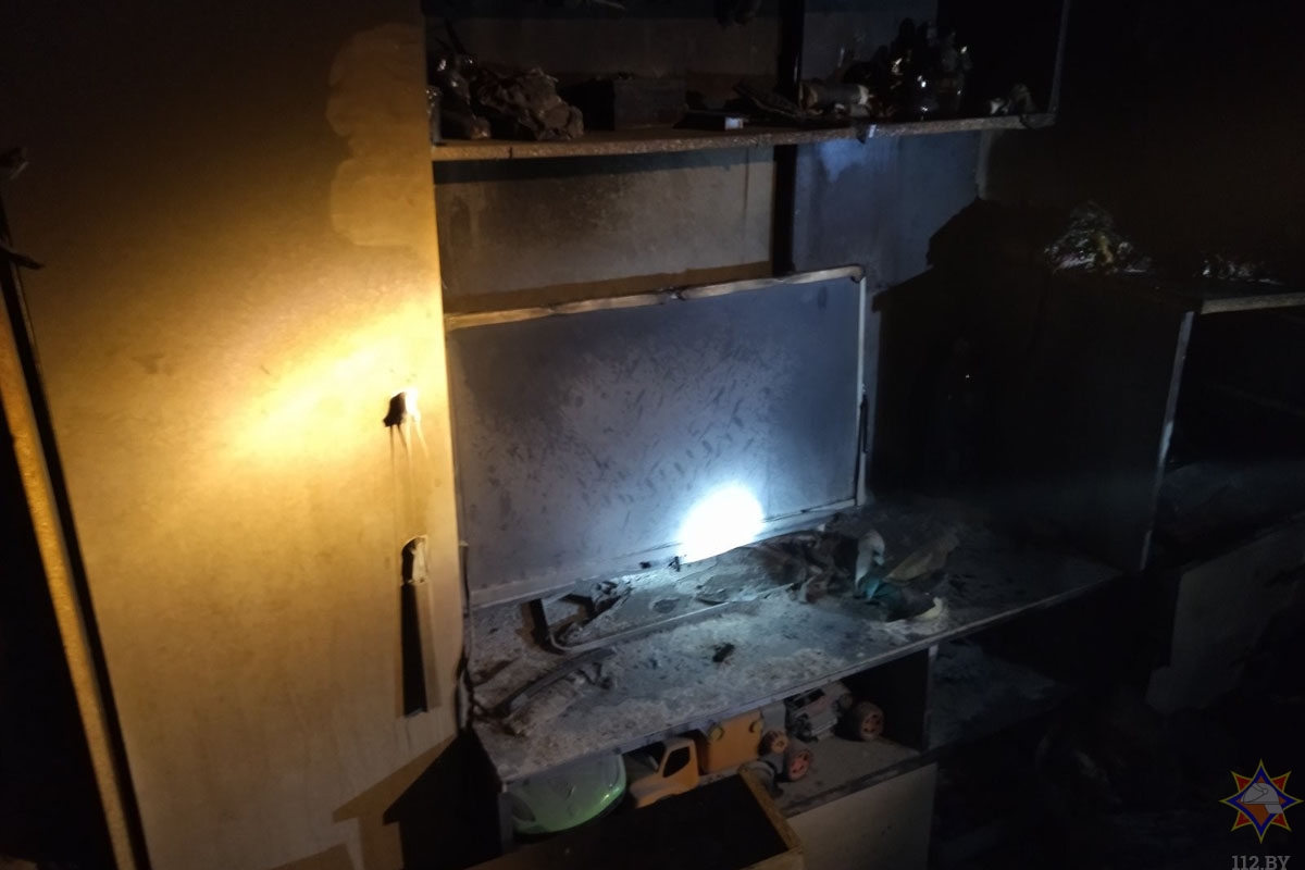 На пажары ў мінскім інтэрнаце эвакуявалі 100 чалавек