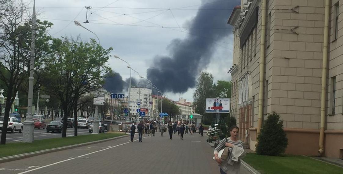 МНС не зафіксавала выкіду шкодных рэчываў падчас пажару на поўначы Мінска