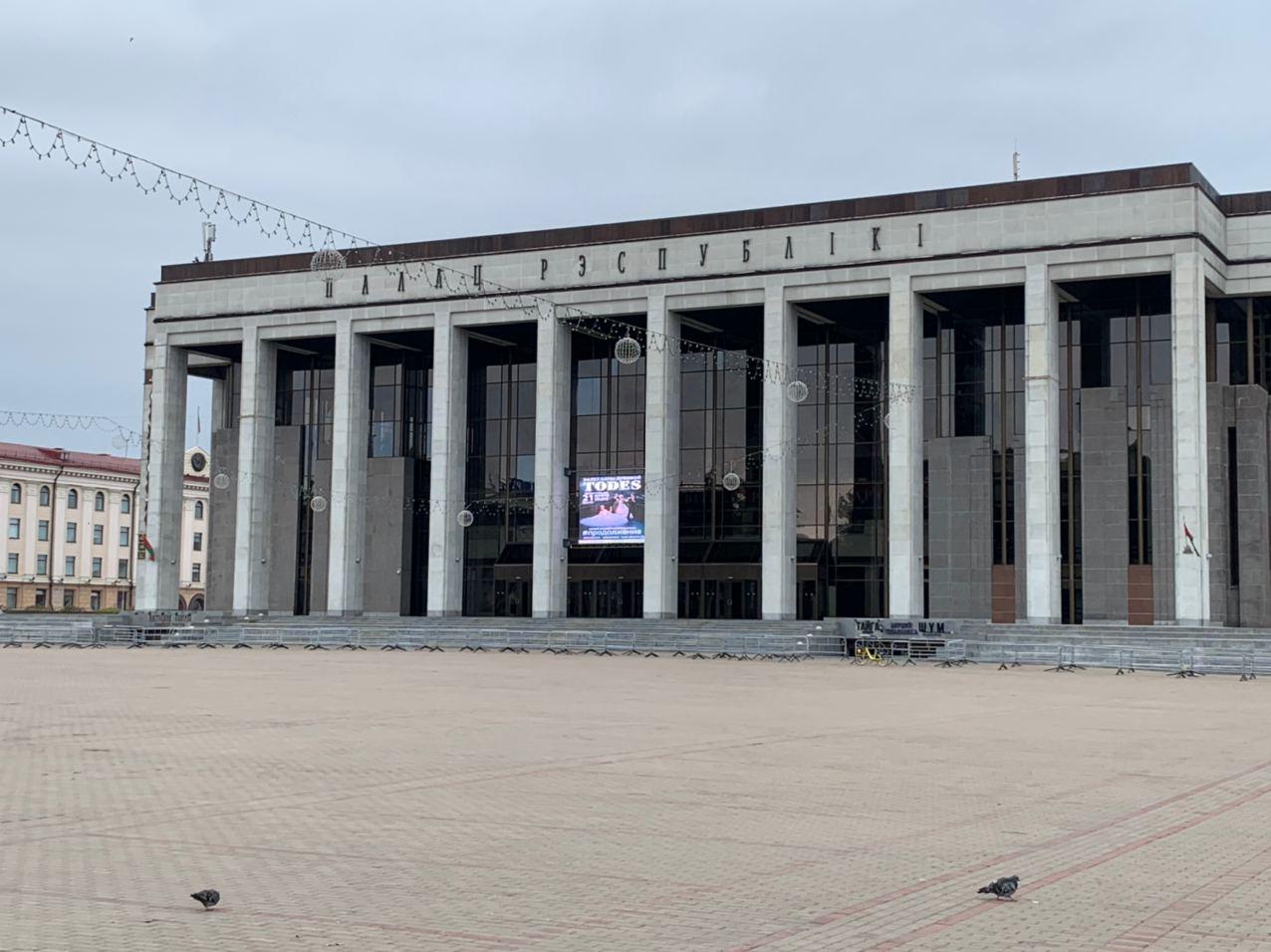 Аўтазакі, ваенная тэхніка, агароджы і АМАП: сілавікі рыхтуюцца да маршу апазіцыі