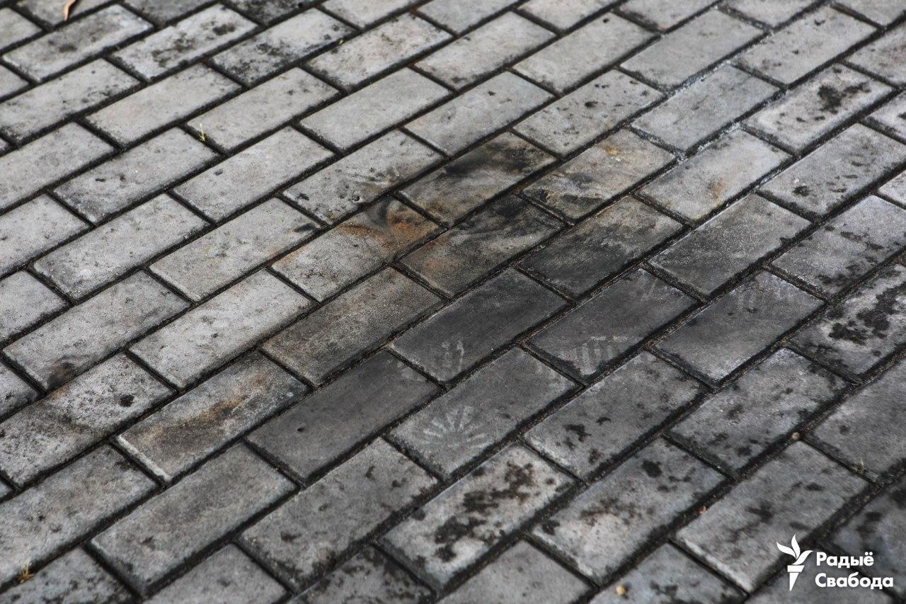 "Это связано с жизнью, не с политикой": зачем мужчина поджёг себя у входа в РОВД