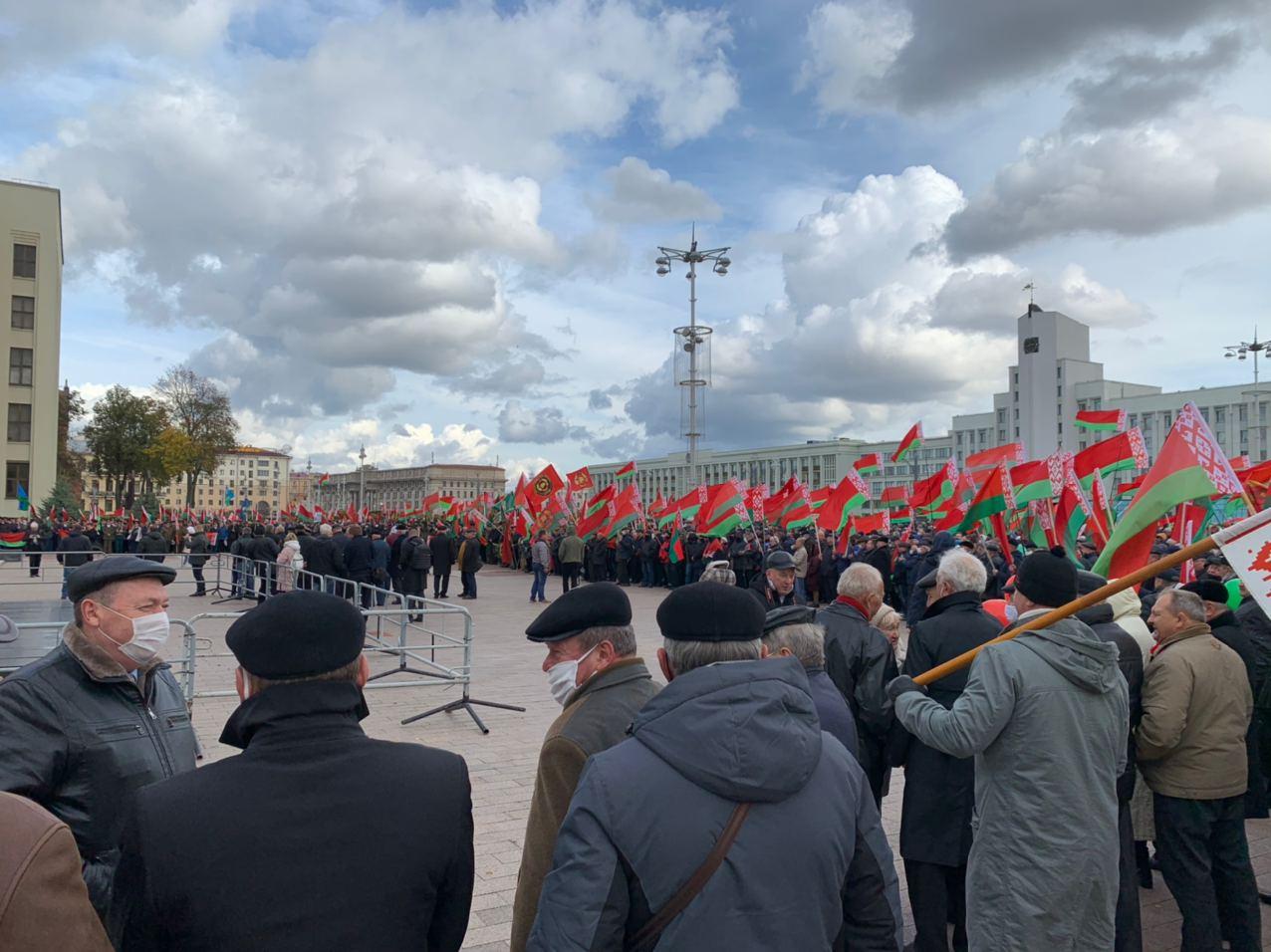 На “лутинг” за отгул. Как бюджетников зазывают на провластный митинг