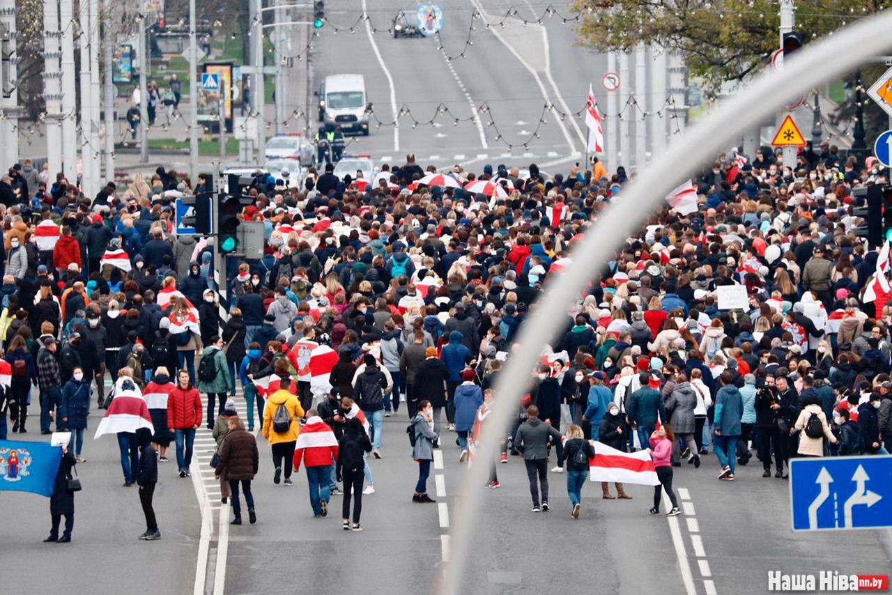 Воскресный марш "Народный ультиматум" в Минске: "Рубежи" и тысячи людей