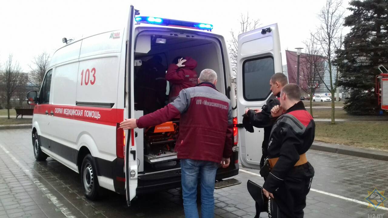 Раніцай у Свіслачы ў Мінску плавала пенсіянерка, яе выцягнулі ратавальнікі