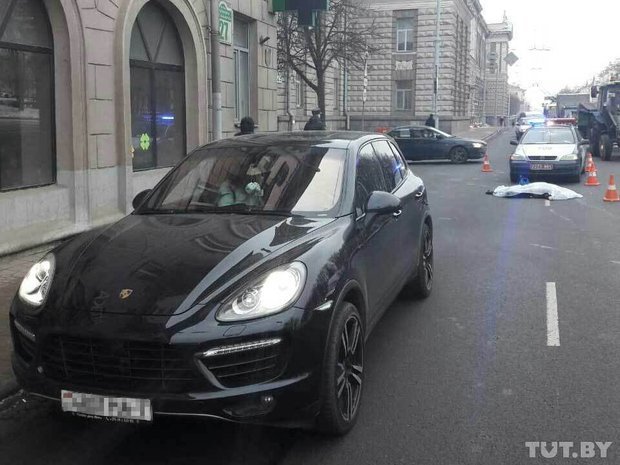 У Мінску Porsche Cayenne насмерць збіў на пераходзе жанчыну