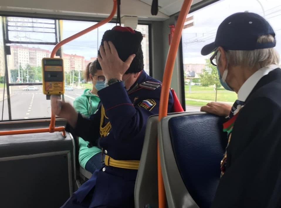 У мінскім аўтобусе заўважылі незвычайных "ветэранаў"