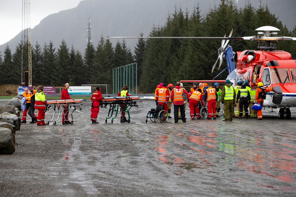 Ля берагоў Нарвегіі церпіць бедства лайнер з 1300 пасажырамі на борце