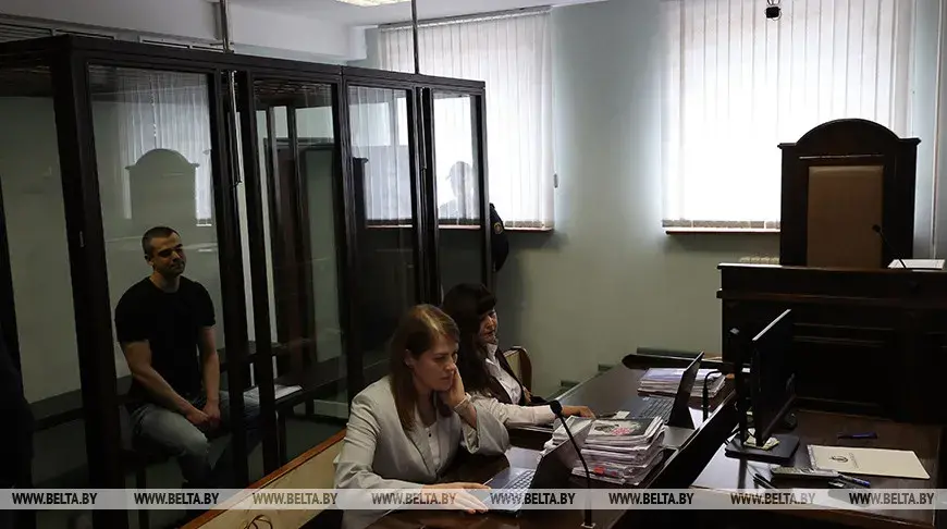 У Мінску пачалі судзіць палітвязня Эдуарда Бабарыку