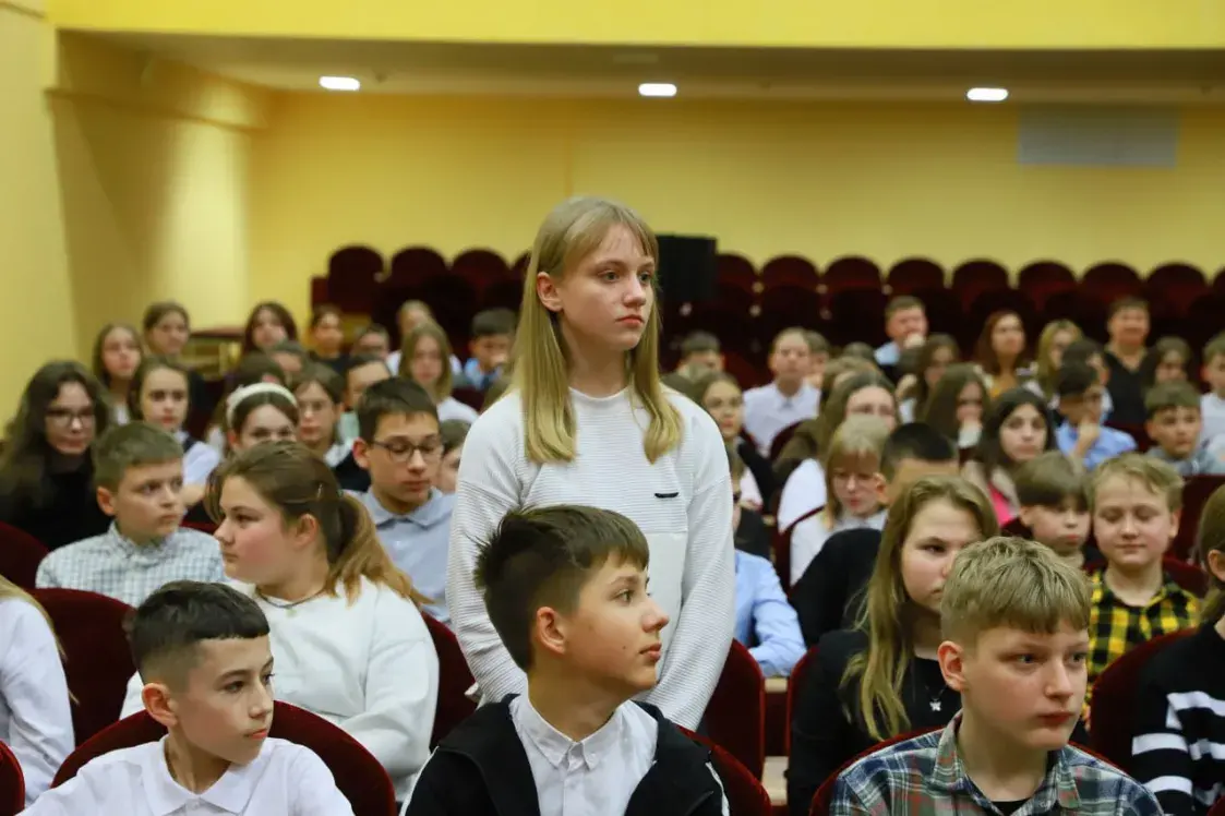Пасля бойкі дзяўчынак у мінскай школе міліцыя сабрала дзяцей на сход