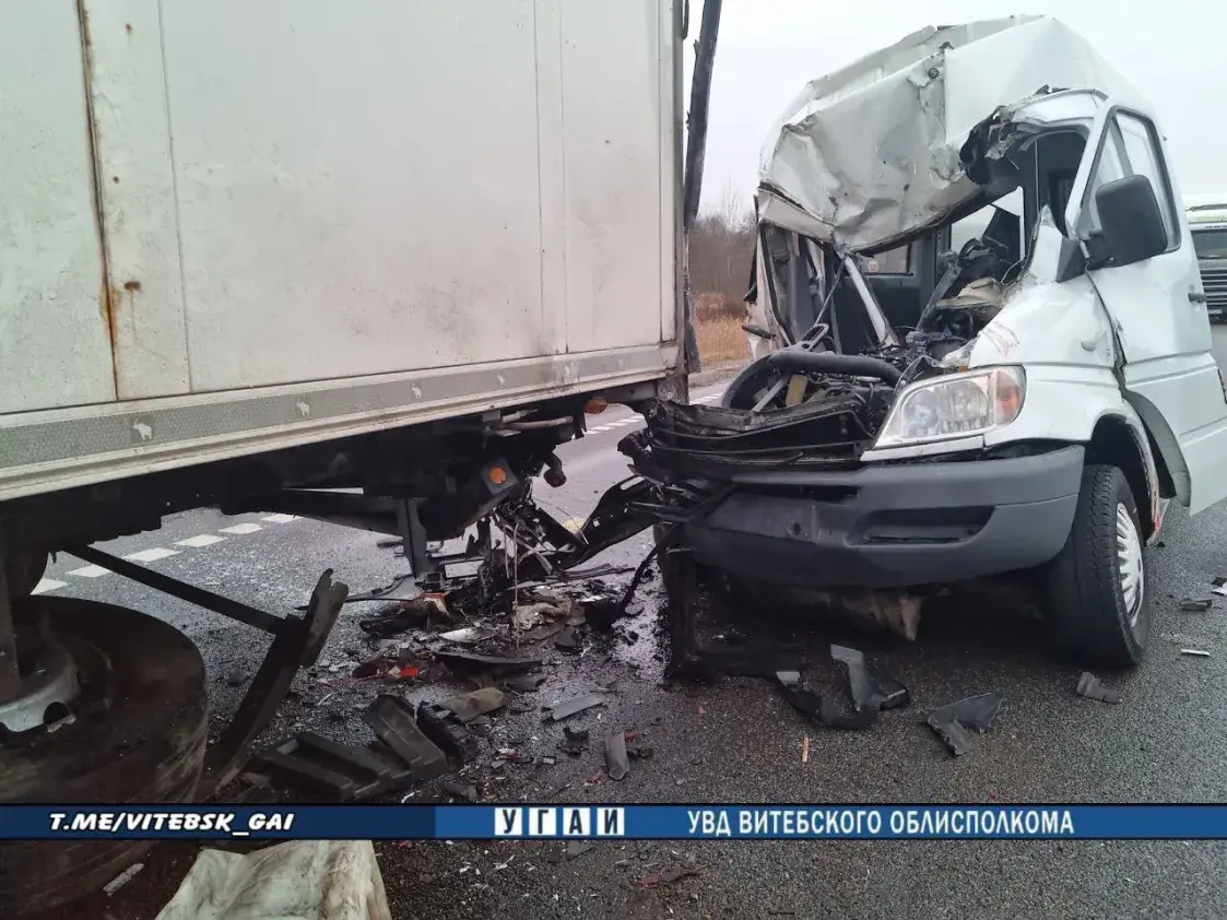 У аварыі ў Віцебскай вобласці загінуў кіроўца мікрааўтобуса