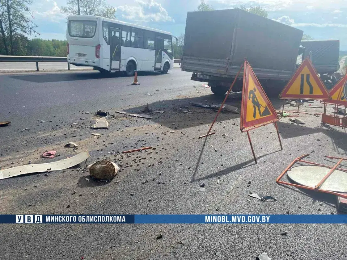 На Міншчыне дарожнікі трапілі пад свой аўтамабіль