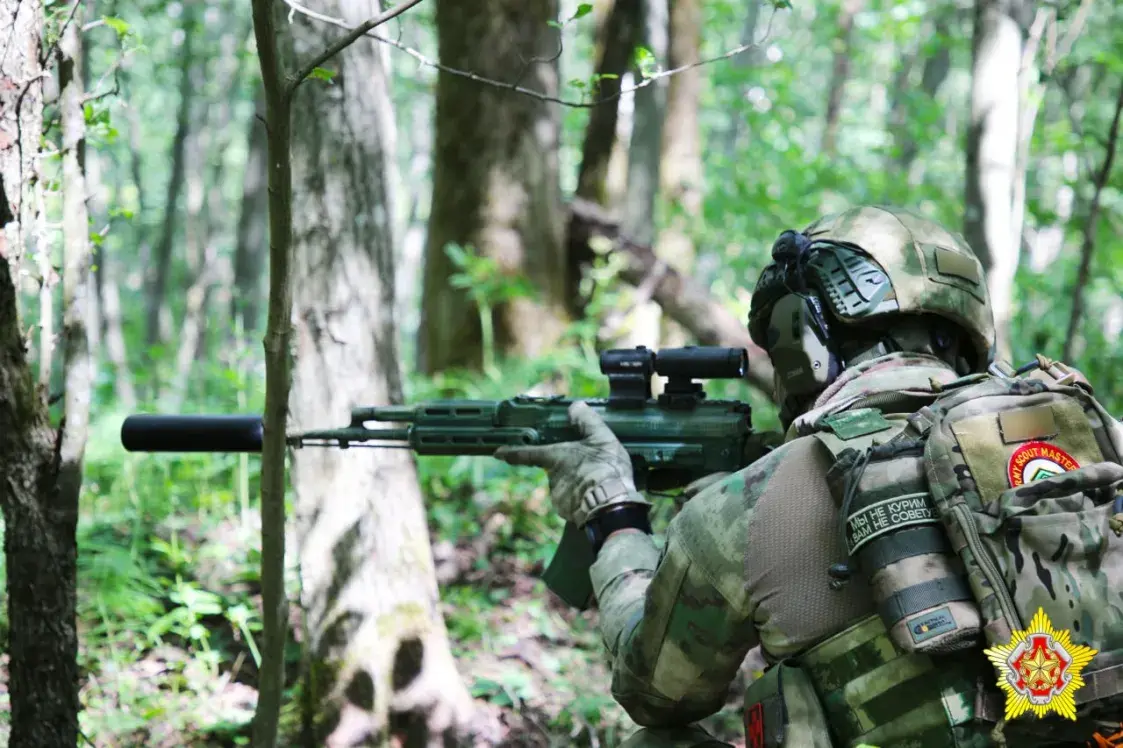 Віцебскія дэсантнікі адпрацоўвалі бой у лесе