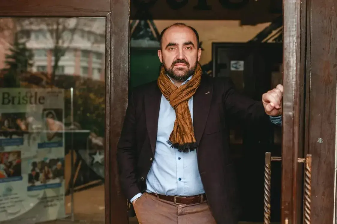 Ціханоўская закаціла скандал, Усава паставілі ў кут. Гісторыі пра першае каханне