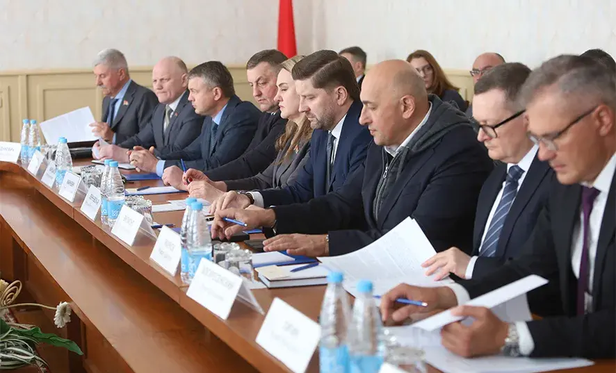 Генералы і прапагандысты засумавалі: беларусы ім не пішуць