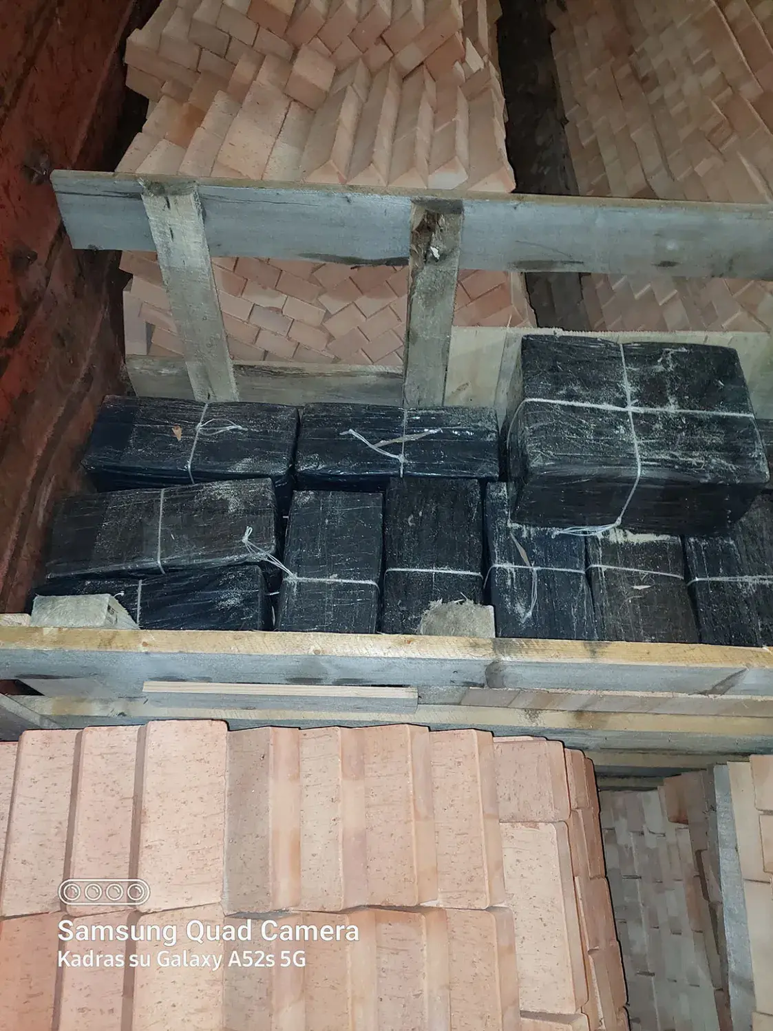 У Літве знайшлі кантрабандныя цыгарэты ў цягніку з цэглай з Беларусі