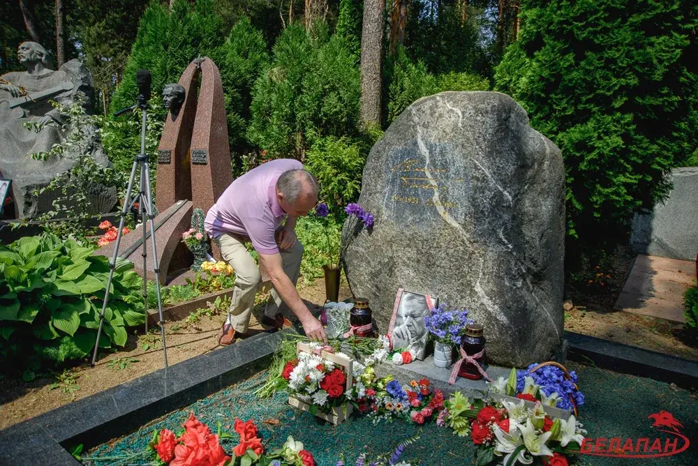 "У эміграцыі можна жыць, але нельга паміраць". Някляеў — успаміны пра Быкава