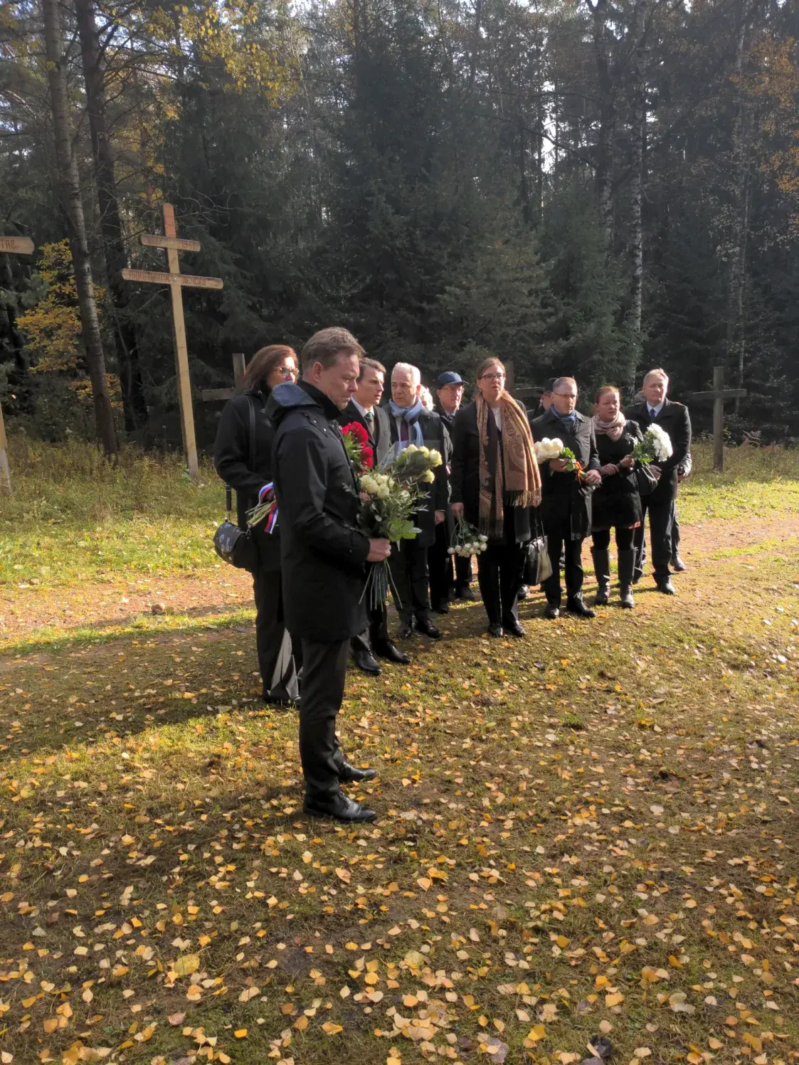 Прапагандыстка чаплялася да еўрапейскіх дыпламатаў у Курапатах
