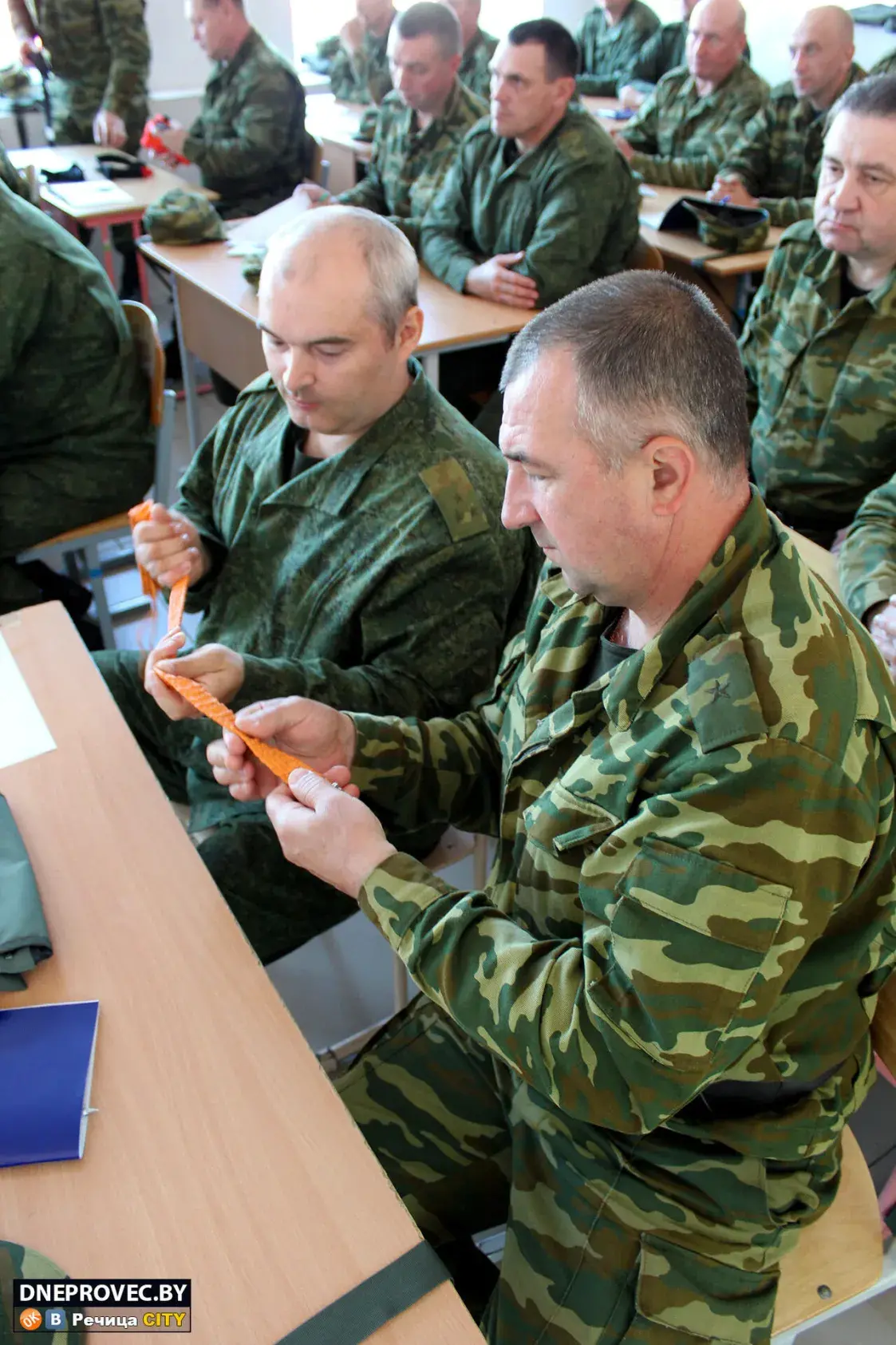 У Рэчыцы ўдзельнікаў тэрабароны знаёмілі з тактычнай медыцынай