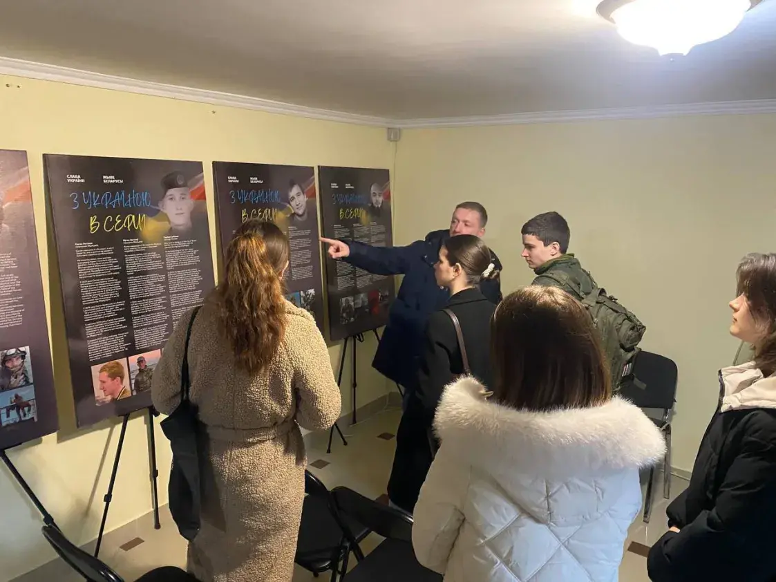 Старшыні Вярхоўнай рады Украіны падарылі каляндар пра загінулых беларусаў