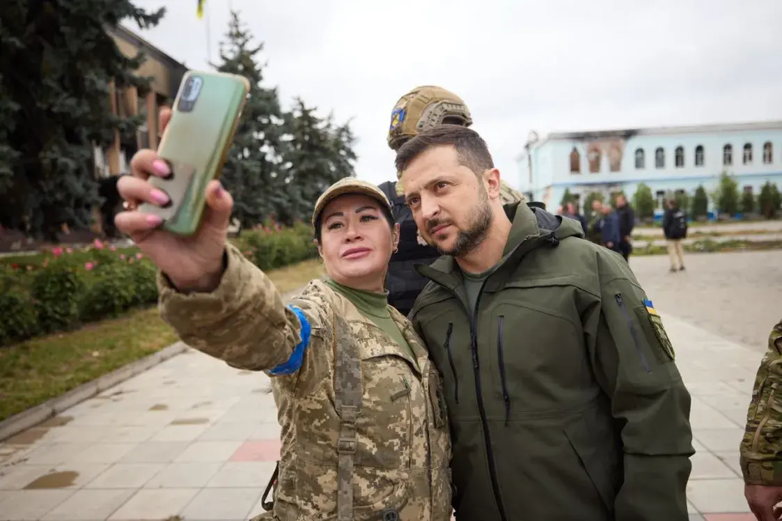 Зяленскі прыехаў у вызвалены Ізюм