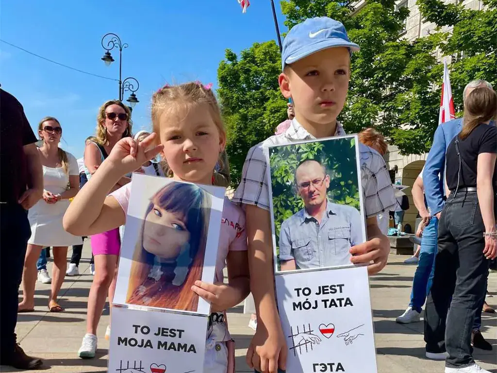"Хотел, чтобы Беларусь была честная страна". Дети политзаключенных о родителях
