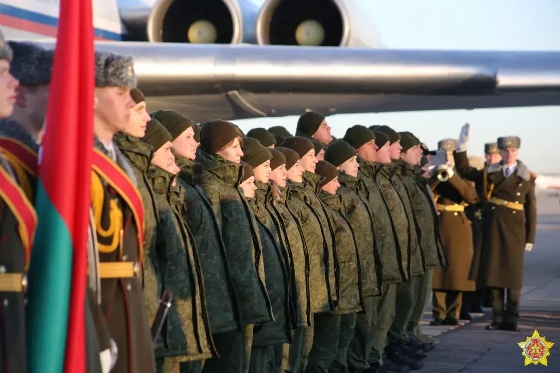 У Беларусь з Сірыі вярнуліся ваенныя медыкі