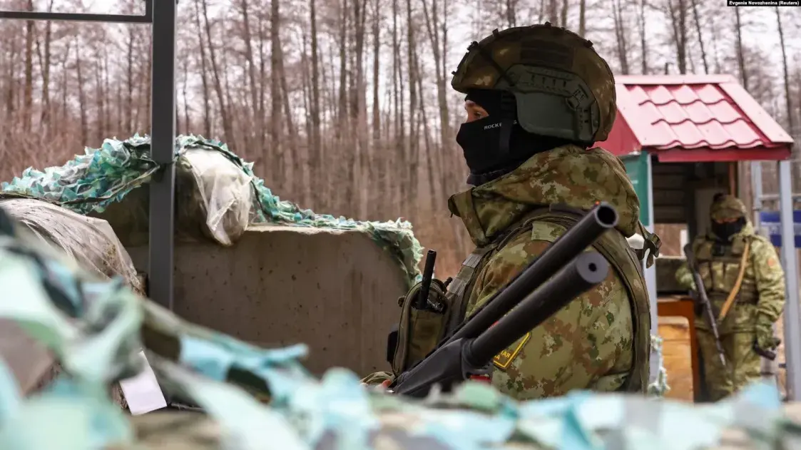 Вооружённые белорусские военные