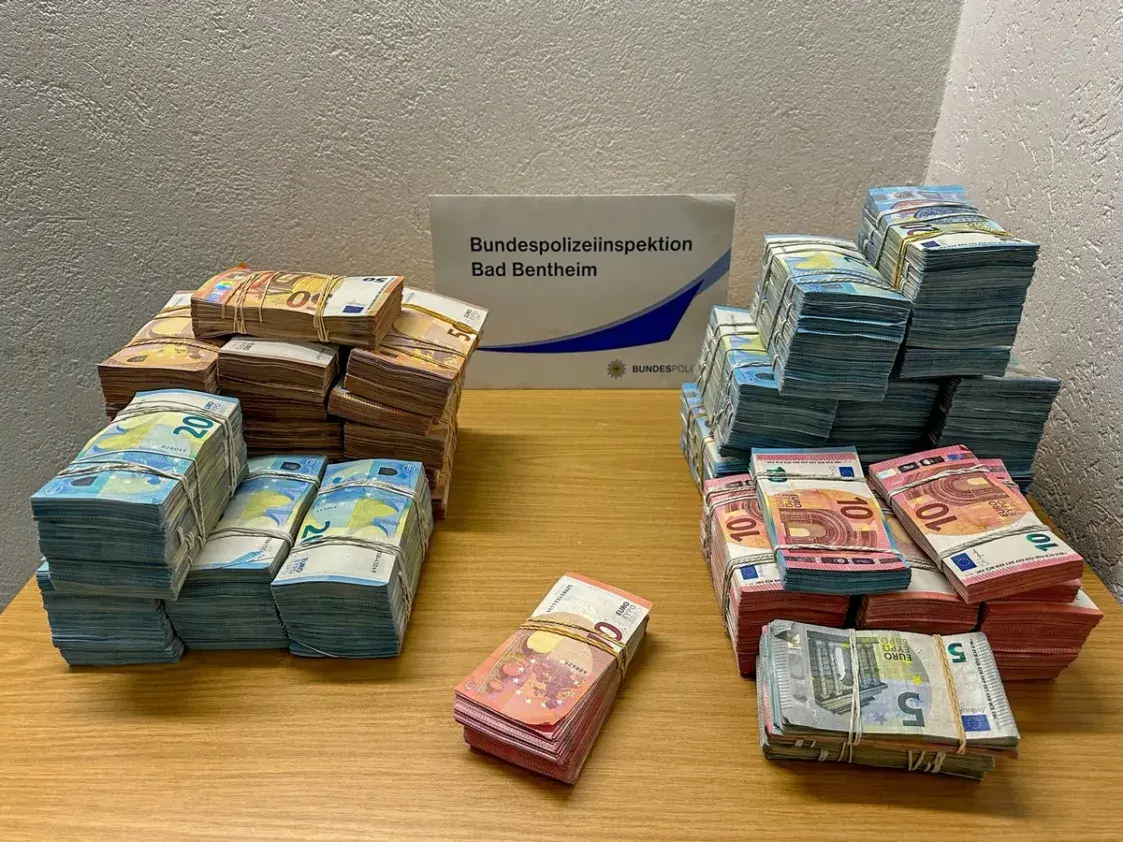 Беларуса праверылі на мяжы Германіі і Нідэрландаў — знайшлі 300 тысяч еўра